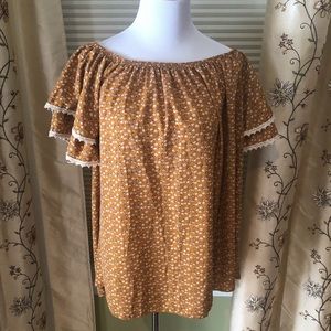 Off the shoulder top - Size M - NWT
